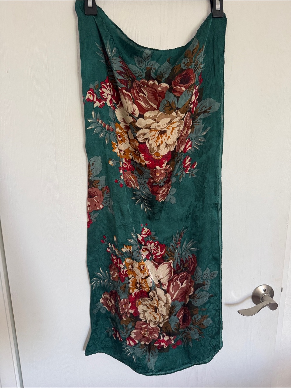 100% Silk-This is a vintage Club 7 Echo silk scarf with a green floral print